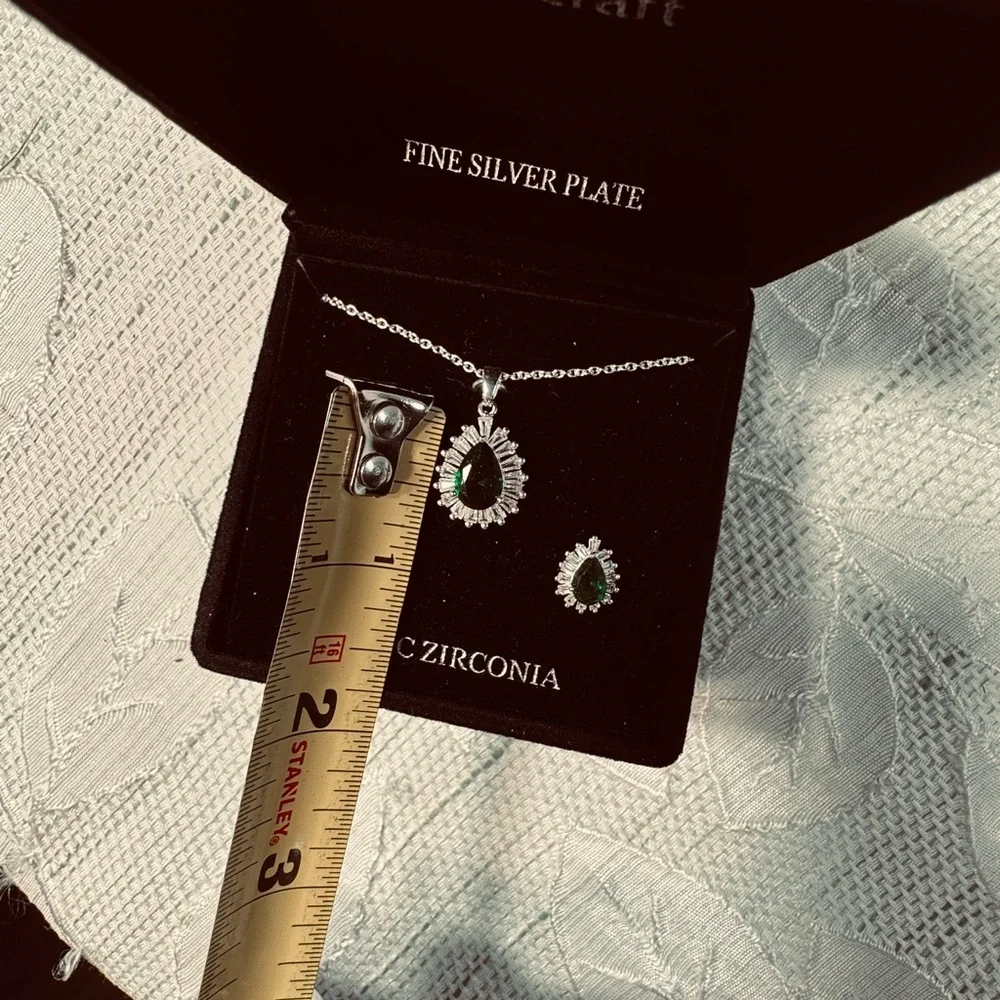 Danecraft Silver Plate Jewelry Set – Green Cubic Zirconia Necklace & Earrings - Picture 7 of 8